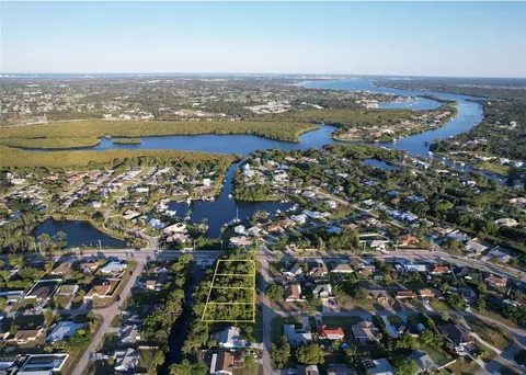 681 SE Delancey Ln, Port St Lucie, FL 34984