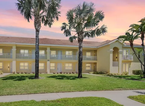 6750 Dali Ave #203, Land O Lakes, FL 34637
