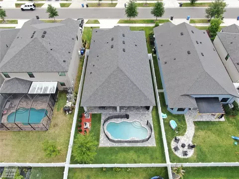 1209 Florablu Dr, Seffner, FL 33584