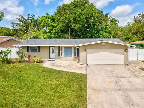 1390 S Hillcrest Ave, Clearwater, FL 33756