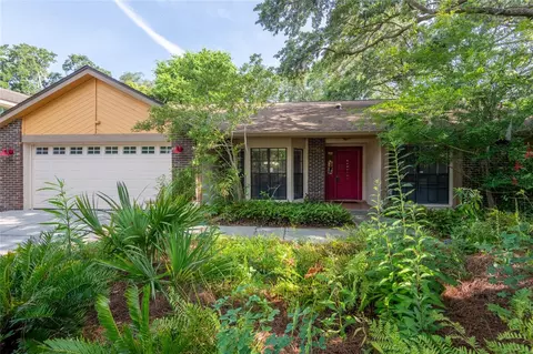 4215 Water Oaks Ln, Tampa, FL 33618