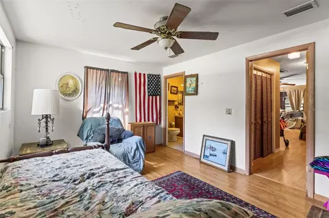 Bedroom - 29133 Lawton Dr, Nobleton, FL 34661 photo 3 of 7