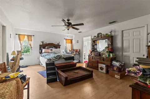 Bedroom - 29133 Lawton Dr, Nobleton, FL 34661 photo 1 of 7