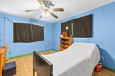 Bedroom - 29133 Lawton Dr, Nobleton, FL 34661 photo 6 of 7