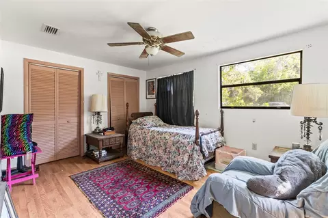 Bedroom - 29133 Lawton Dr, Nobleton, FL 34661 photo 4 of 7