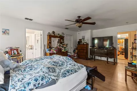 Bedroom - 29133 Lawton Dr, Nobleton, FL 34661 photo 2 of 7