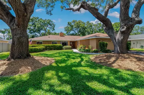 785 Hickory Ln, Palm Harbor, FL 34683