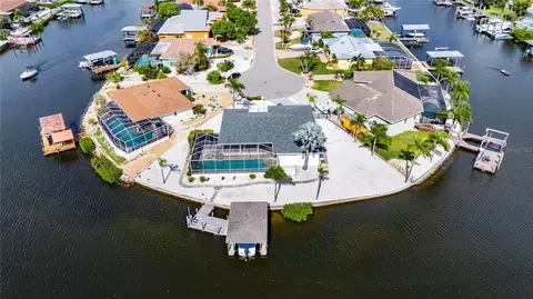 927 Golf Island Dr, Apollo Beach, FL 33572