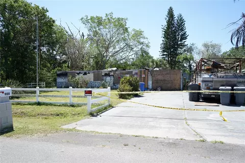 908 4th Ave SW, Ruskin, FL 33570