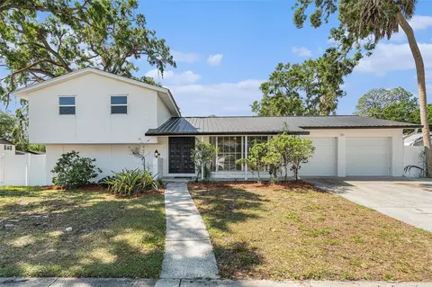 8302 W Pocahontas Ave, Tampa, FL 33615