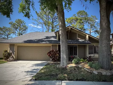 14678 Village Glen Cir, Tampa, FL 33618