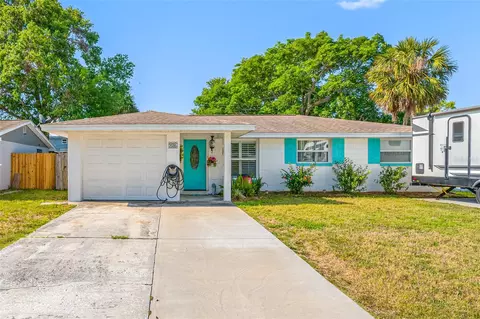 9086 Enchantment Dr, Largo, FL 33773