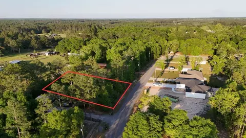 Rubens Lane, Defuniak Springs, FL 32433