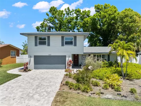 2525 Madrid Way S, Saint Petersburg, FL 33712