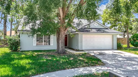 1530 High Knoll Dr, Brandon, FL 33511
