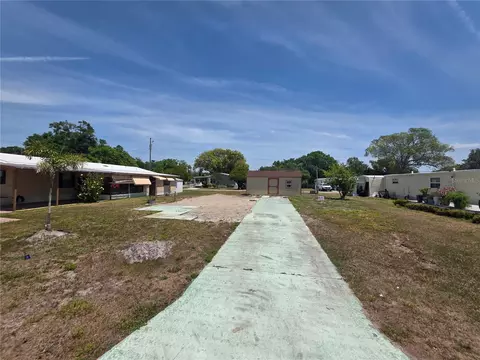 5144 Betmar Dr, Zephyrhills, FL 33542