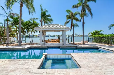 16353 Redington Dr, Redington Beach, FL 33708