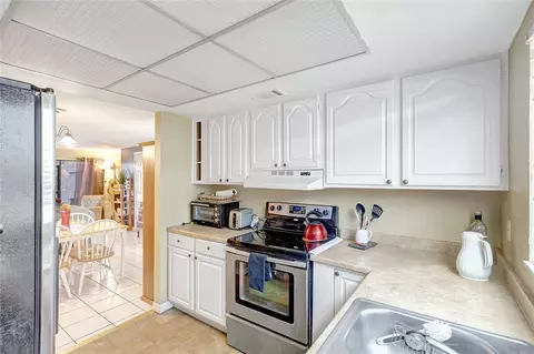 Kitchen - 2811 S Pines Dr #15, Largo, FL 33771 photo 3 of 3