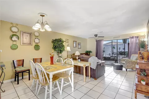 Dining - 2811 S Pines Dr #15, Largo, FL 33771 photo 2 of 3