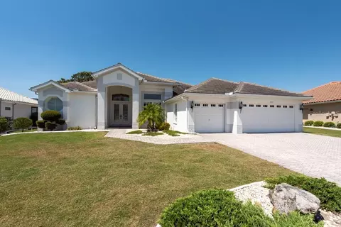 2231 Platinum Dr, Sun City Center, FL 33573