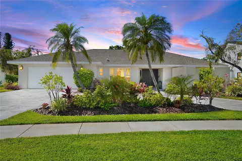 9072 Baywood Park Dr, Seminole, FL 33777
