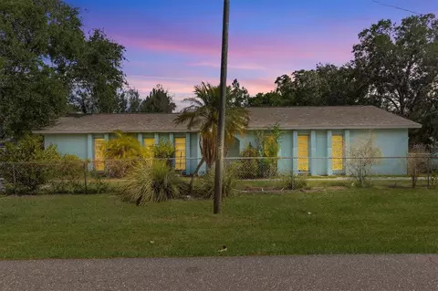 5651 Crestmont St, Clearwater, FL 33760