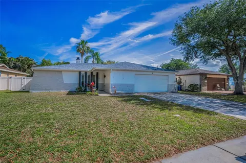 1710 Hibiscus Cir N, Oldsmar, FL 34677