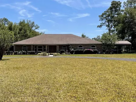 1275 Man O War Dr, Deland, FL 32724