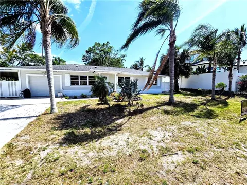 1417 W Curlew Pl, Tarpon Springs, FL 34689
