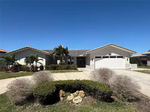 1929 Iowa Ave NE, Saint Petersburg, FL 33703