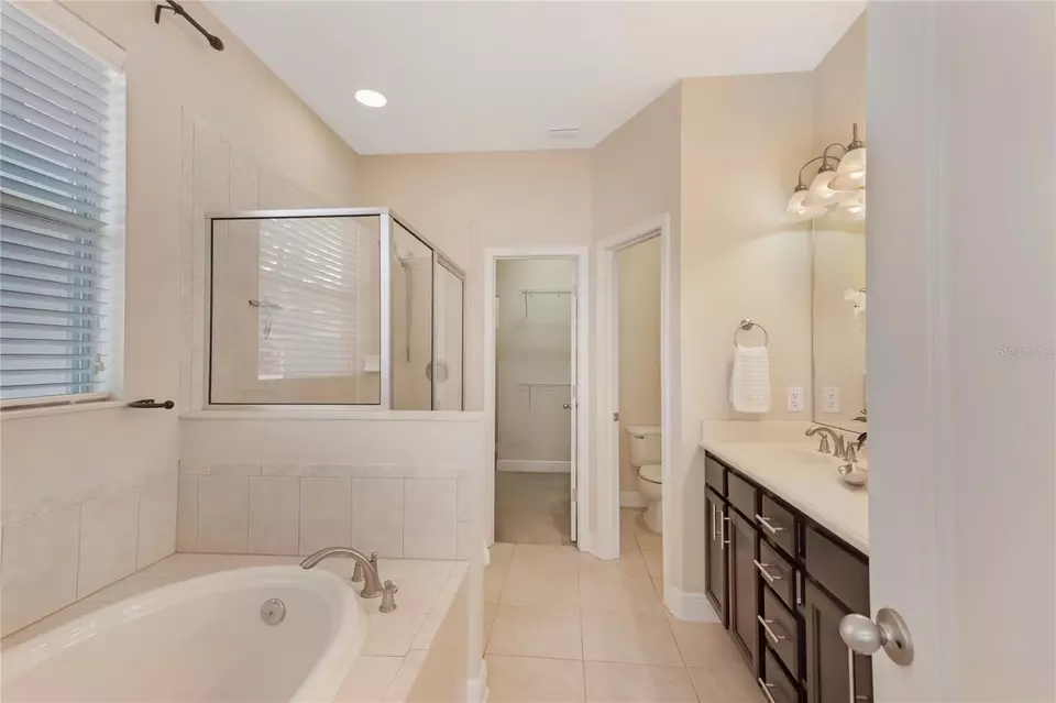 Bath - 7410 S Fitzgerald St, Tampa, FL 33616 photo 2 of 4