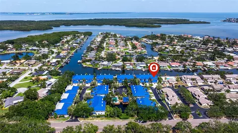 1625 Watermark Cir NE, Saint Petersburg, FL 33702