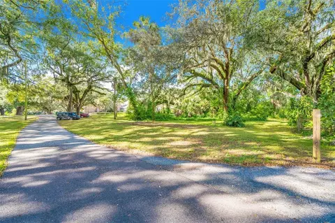 11433 Weldon St, Seffner, FL 33584 photo 2