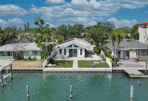 8635 Boca Ciega Dr, Saint Pete Beach, FL 33706