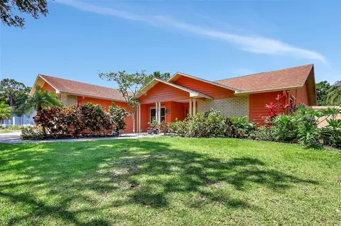 3122 Lake Valencia Ln E, Palm Harbor, FL 34684