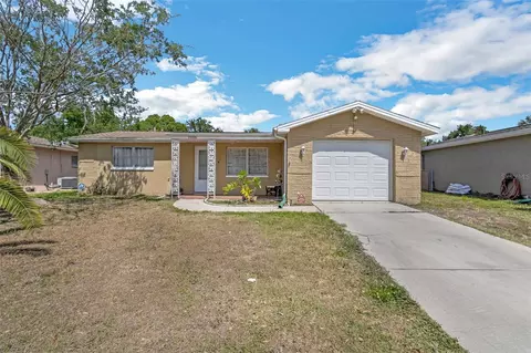 10016 Glen Moor Ln, Port Richey, FL 34668