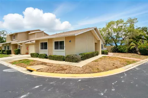 1671 Cape Ann Ave NE #4, Saint Petersburg, FL 33702