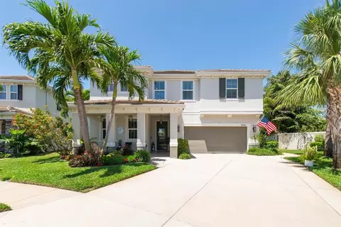 10846 Boca Club Ct, Seminole, FL 33772