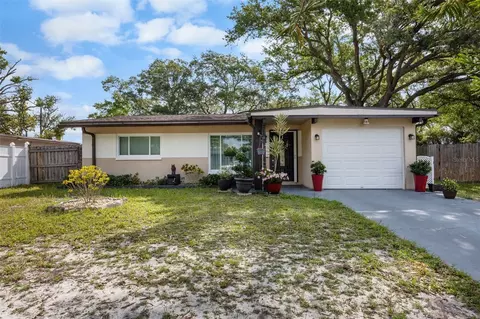 2167 Euclid Cir E, Clearwater, FL 33764