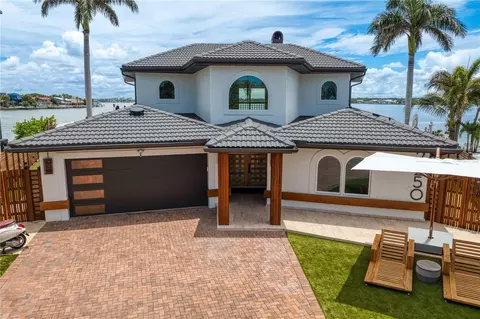 2250 Donato Dr, Belleair Beach, FL 33786