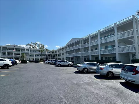 2020 World Parkway Blvd #14, Clearwater, FL 33763
