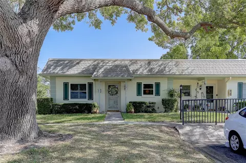 1430 Normandy Park Oaks Dr #9, Clearwater, FL 33756