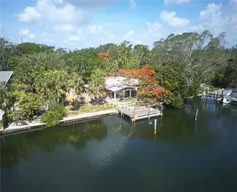 6 Sea Ln S, Saint Petersburg, FL 33705