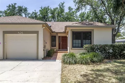 826 Glades Ct NE, Saint Petersburg, FL 33702