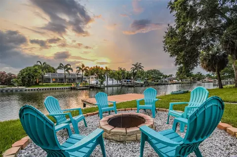 3922 Fontainebleau Dr, Tampa, FL 33634