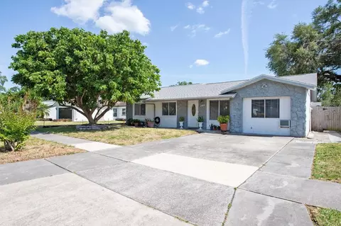 9118 108th Ave, Seminole, FL 33777
