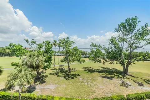 2617 Cove Cay Dr #401, Clearwater, FL 33760
