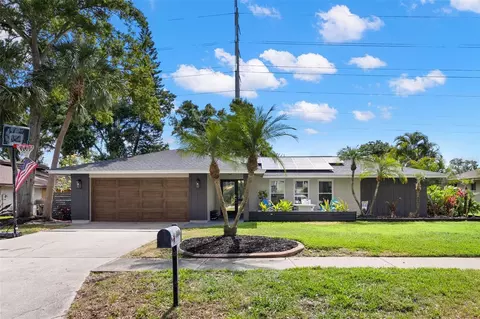 820 Hickory Ln, Palm Harbor, FL 34683