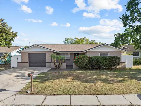 9218 Glen Moor Ln, Port Richey, FL 34668