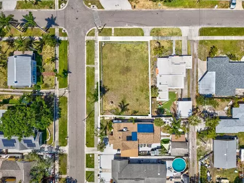 1803 Sunset Dr, Clearwater, FL 33755